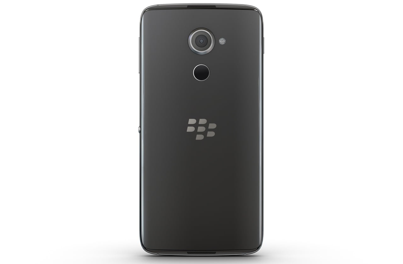 BlackBerry a lansat DTEK60 cu Snapdragon 820 7 blackberry-dtek60-back